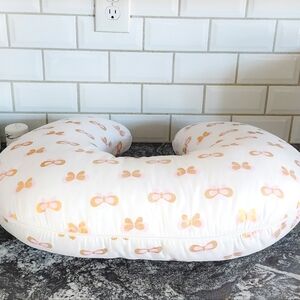 Nursing pillow